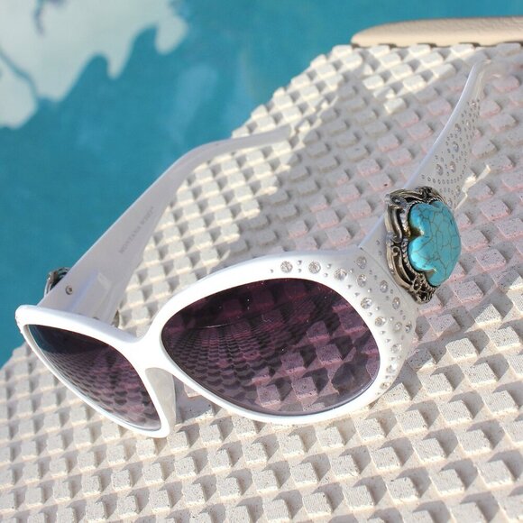 Montana West Sunglasses in White w/Turquoise Flower Concho Accents main image 3